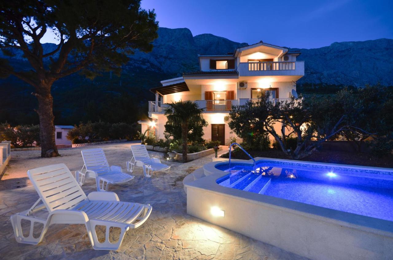 Family Friendly Apartments With A Swimming Pool Baska Voda, Makarska - 12442 Exteriér fotografie