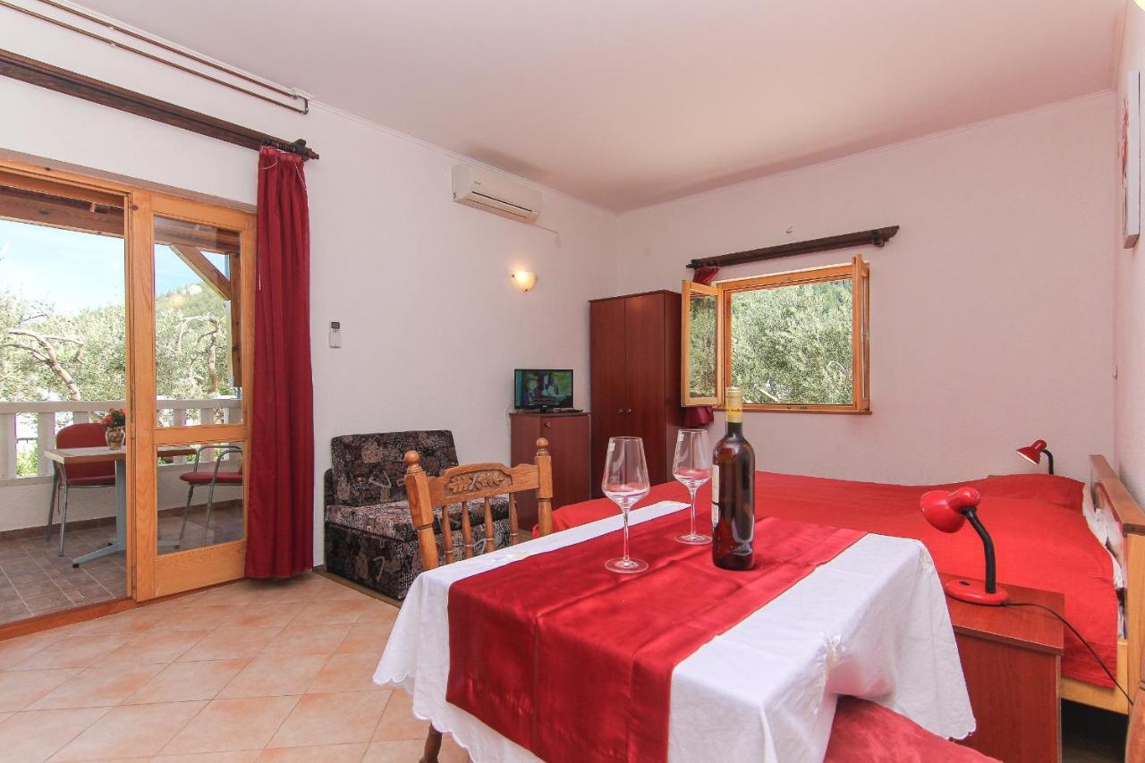 Family Friendly Apartments With A Swimming Pool Baska Voda, Makarska - 12442 Exteriér fotografie