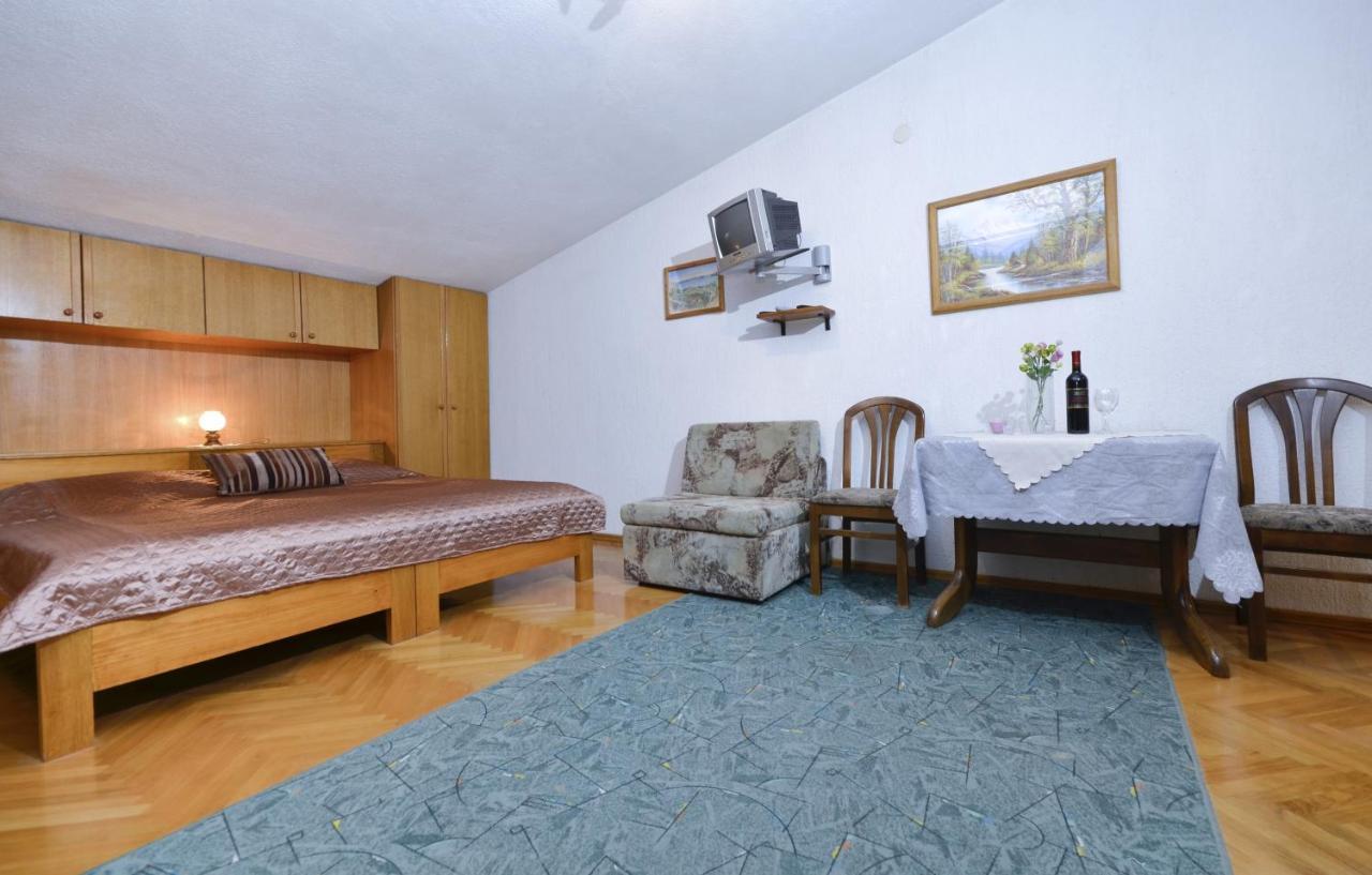 Family Friendly Apartments With A Swimming Pool Baska Voda, Makarska - 12442 Exteriér fotografie