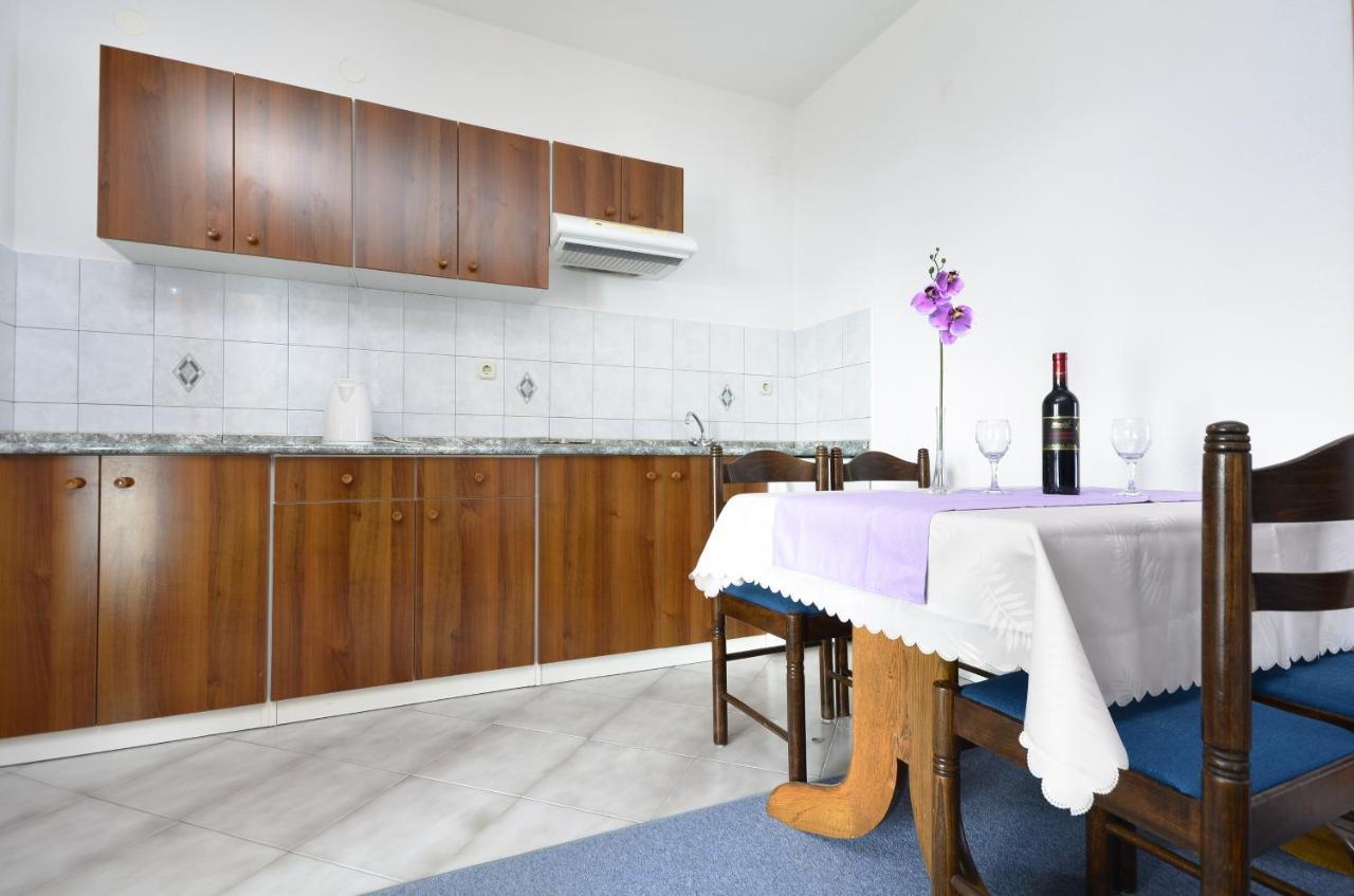 Family Friendly Apartments With A Swimming Pool Baska Voda, Makarska - 12442 Exteriér fotografie