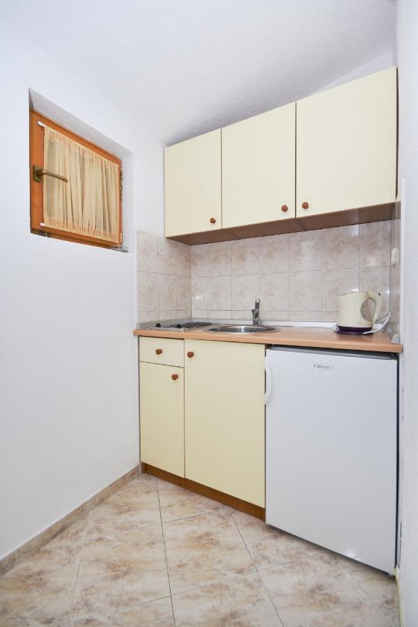 Family Friendly Apartments With A Swimming Pool Baska Voda, Makarska - 12442 Exteriér fotografie