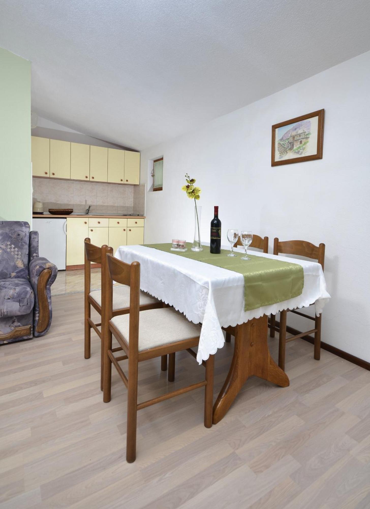 Family Friendly Apartments With A Swimming Pool Baska Voda, Makarska - 12442 Pokoj fotografie