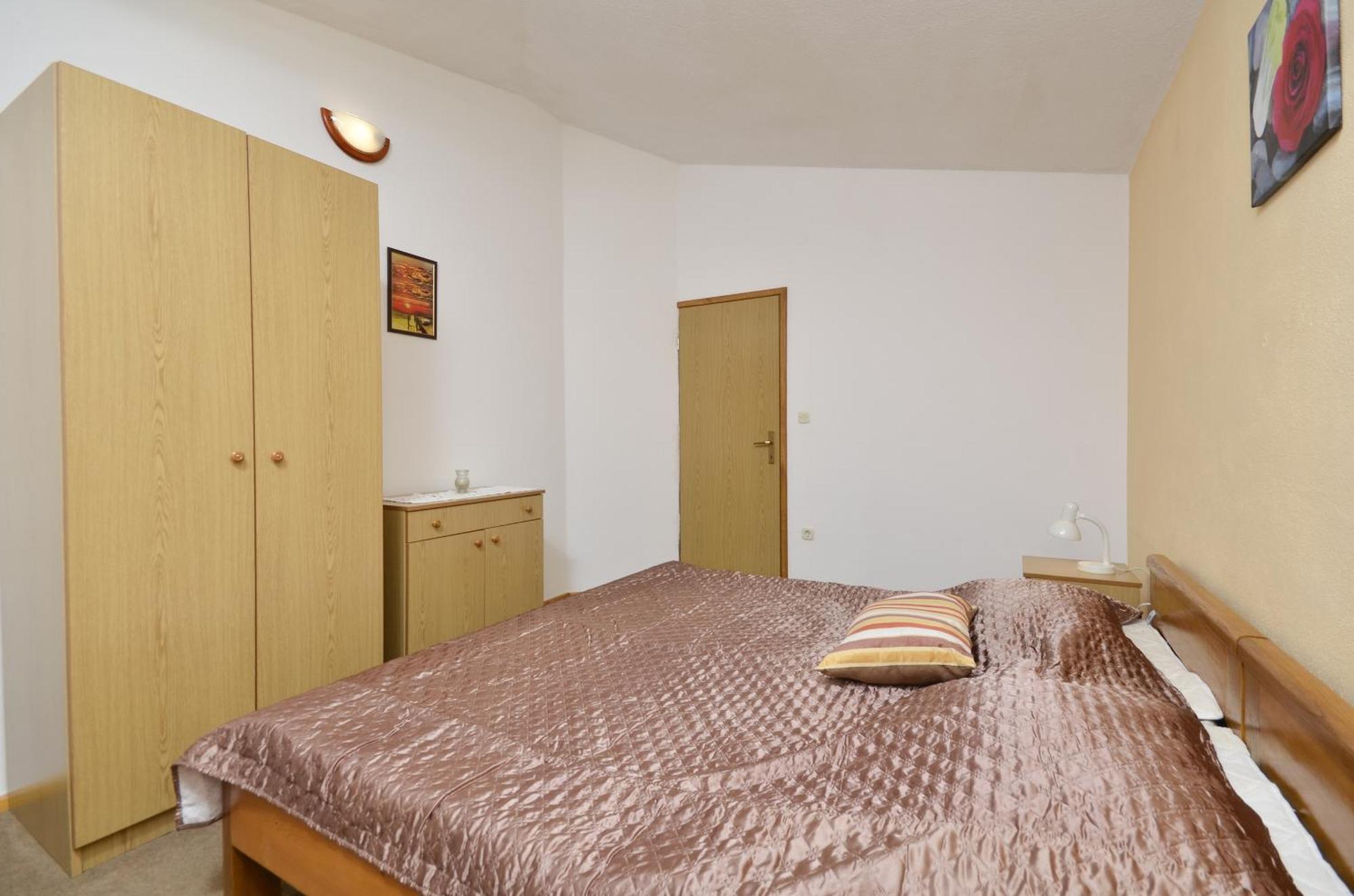 Family Friendly Apartments With A Swimming Pool Baska Voda, Makarska - 12442 Pokoj fotografie
