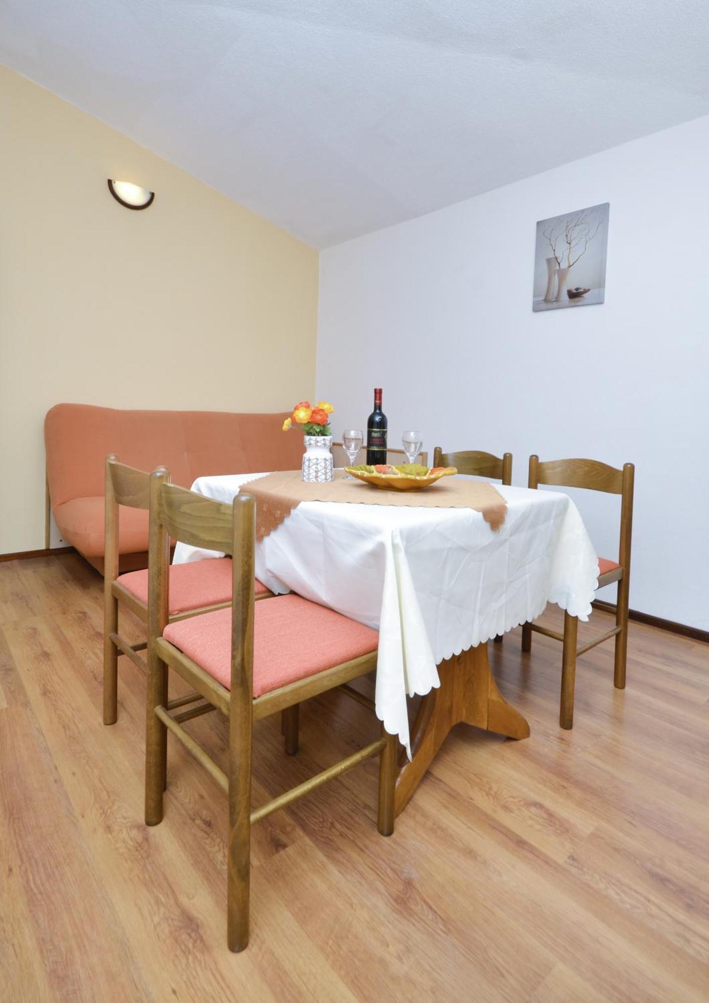 Family Friendly Apartments With A Swimming Pool Baska Voda, Makarska - 12442 Pokoj fotografie
